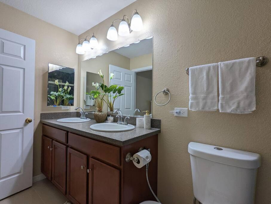 3Bed & 2Bath Property Couple Minutes From Siesta Key Beach & Downtown Сарасота Экстерьер фото
